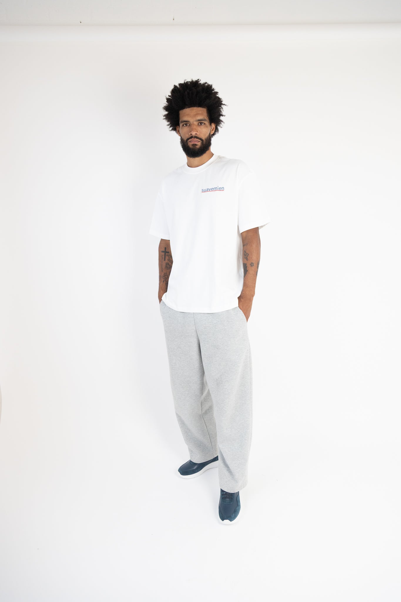 Suavemien White/Navy T-Shirt