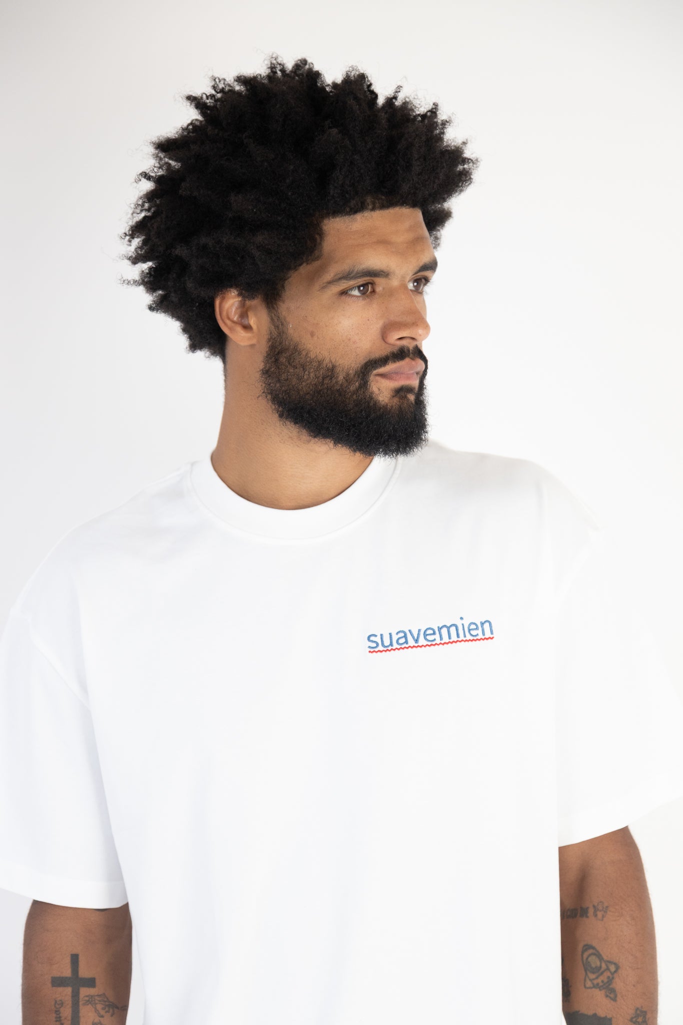 Suavemien White/Navy T-Shirt